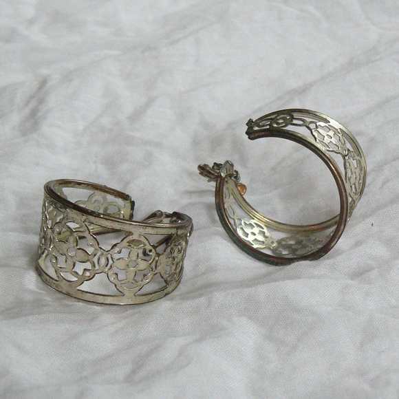 Unknown Jewelry - Vintage silver filigree hoop non pierced earrings